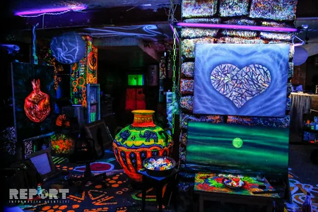 Pictures shining in ultraviolet lamps' light- PHOTOS