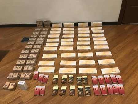 Avtomobildə  aksiz markası olmayan 700 qutudan çox tütün məmulatı aşkarlanıb