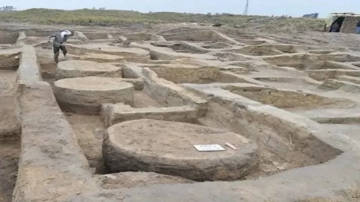 При раскопках в Египте нашли бронзовый меч эпохи фараона Рамсеса II