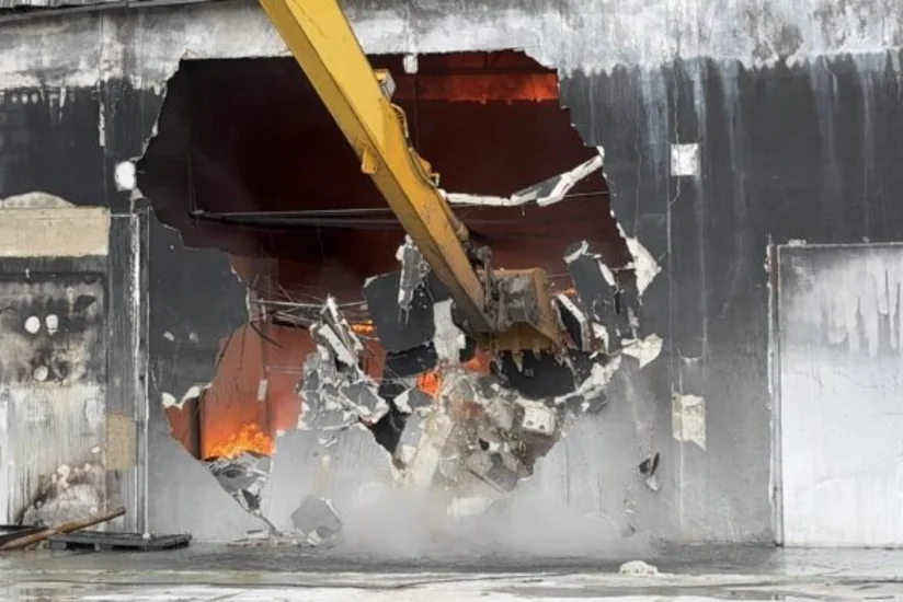 В Таиланде произошел крупный пожар на фабрике пластиковых упаковок