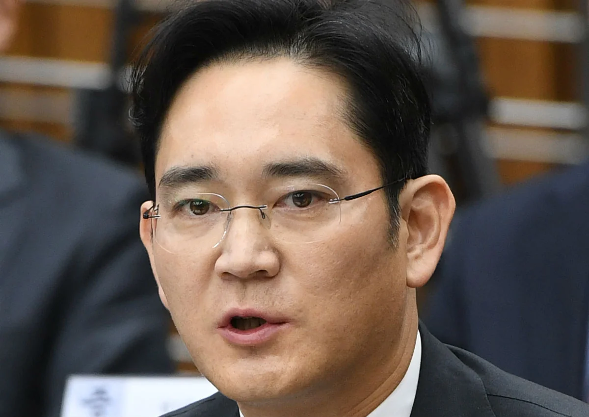 Samsung şirkətinin sədr müavininin həbsi üçün order verilib