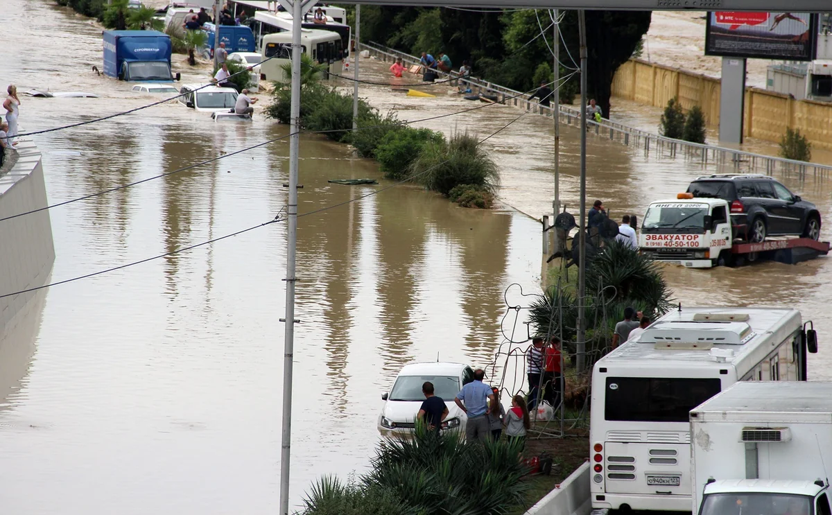 ABŞ-da daşqınlarla əlaqədar minlərlə ailə təxliyyə edilib, ölənlər var - FOTO