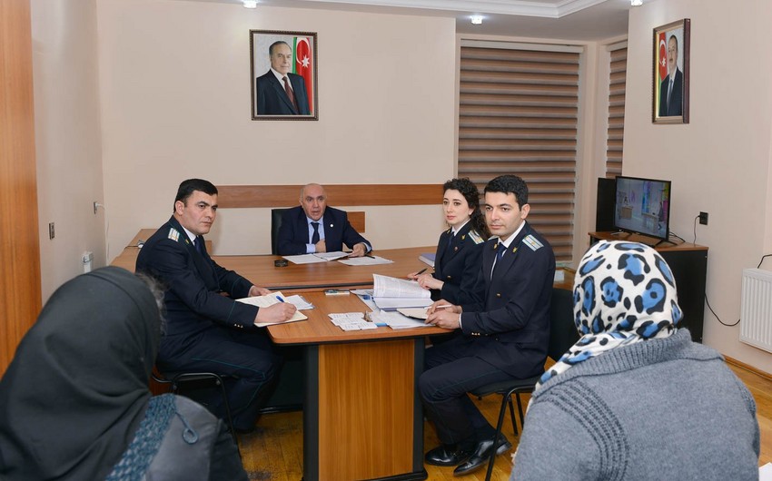 Baş prokuror Biləsuvarda vətəndaşları qəbul edib