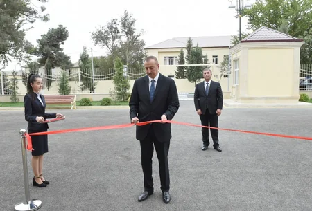 Salyan şəhərində 2 saylı tam orta məktəbin yeni binası istifadəyə verilib