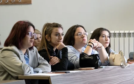 Peşə təhsilli tələbələr üçün kommunikasiya təlimləri keçirilib
