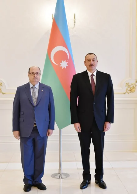 President Ilham Aliyev receives credentials of Ecuadorian and Chilean ambassadors