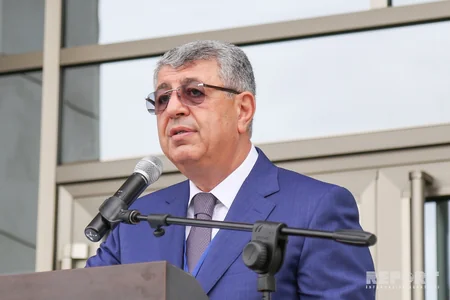 SOCAR President awards BTEC students the certificates for scholarships