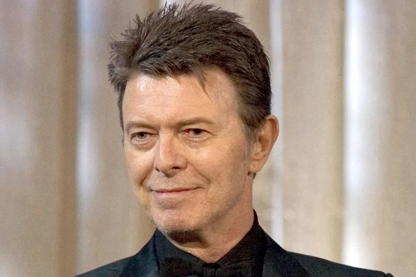 На аукционе в Британии продали рукопись песни Starman Дэвида Боуи за $218 тыс.
