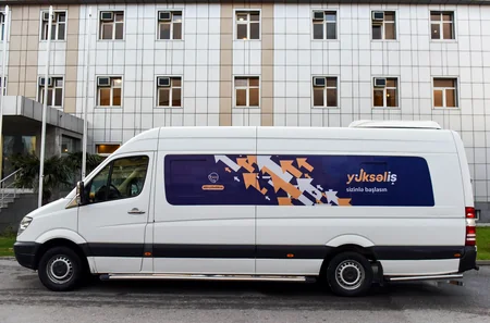 “Yüksəliş” müsabiqəsinin səyyar qeydiyyat avtobusları bölgələrə yola düşüb