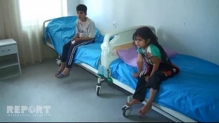 Kürdəmirdə avtomobil su kanalına aşıb, 1 nəfər ölüb, 6-sı yaralanıb - FOTO - VİDEO
