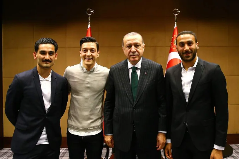 “Mançester Siti”nin futbolçusu: Rəcəb Tayyip Ərdoğanla olan şəklimdən siyasi məqsədlər üçün istifadə edənlər oldu
