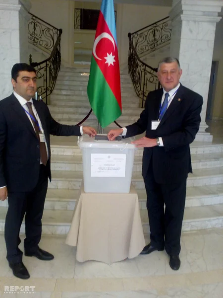 Gürcüstandakı Azərbaycan vətəndaşları Tbilisidəki səfirlikdə səs verirlər