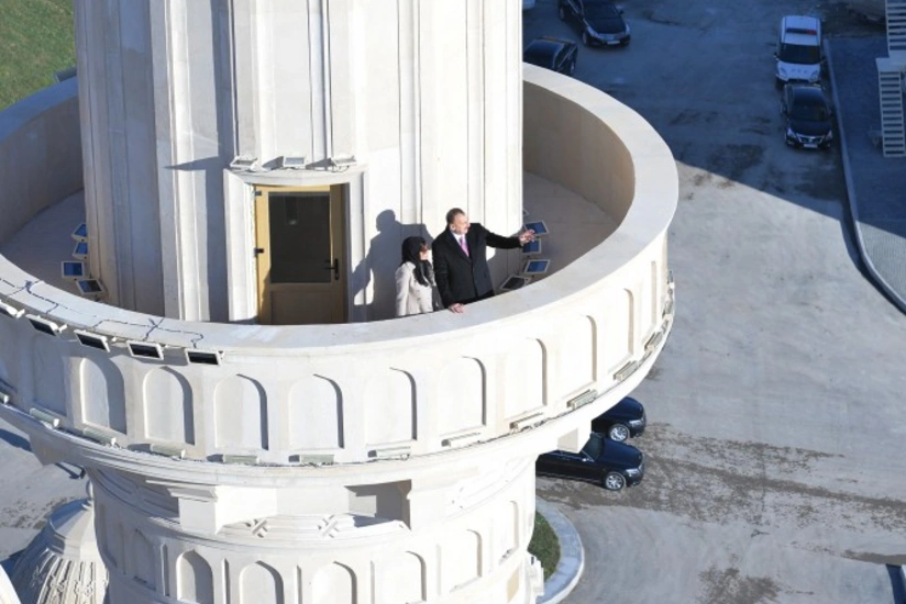 ​Prezident İlham Əliyev Bakıda inşa olunan Heydər məscidində son tamamlama işlərinin gedişi ilə tanış olub