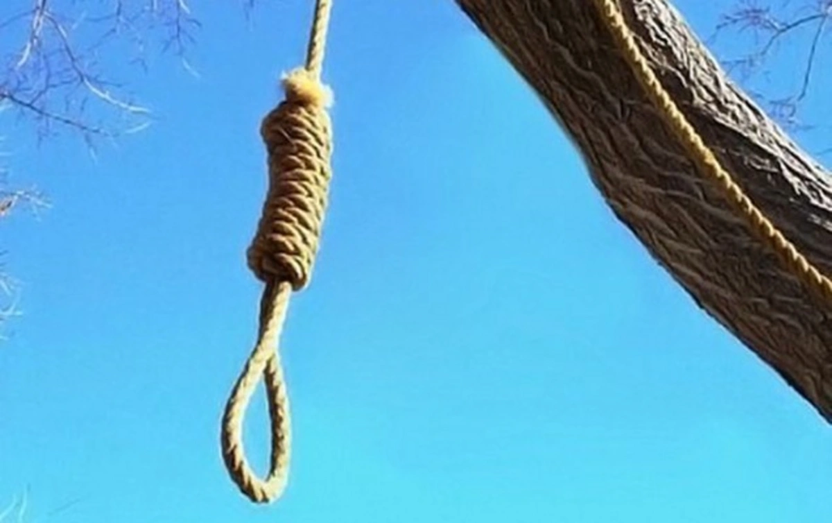 Goranboyda 18 yaşlı oğlan özünü ağacdan asıb