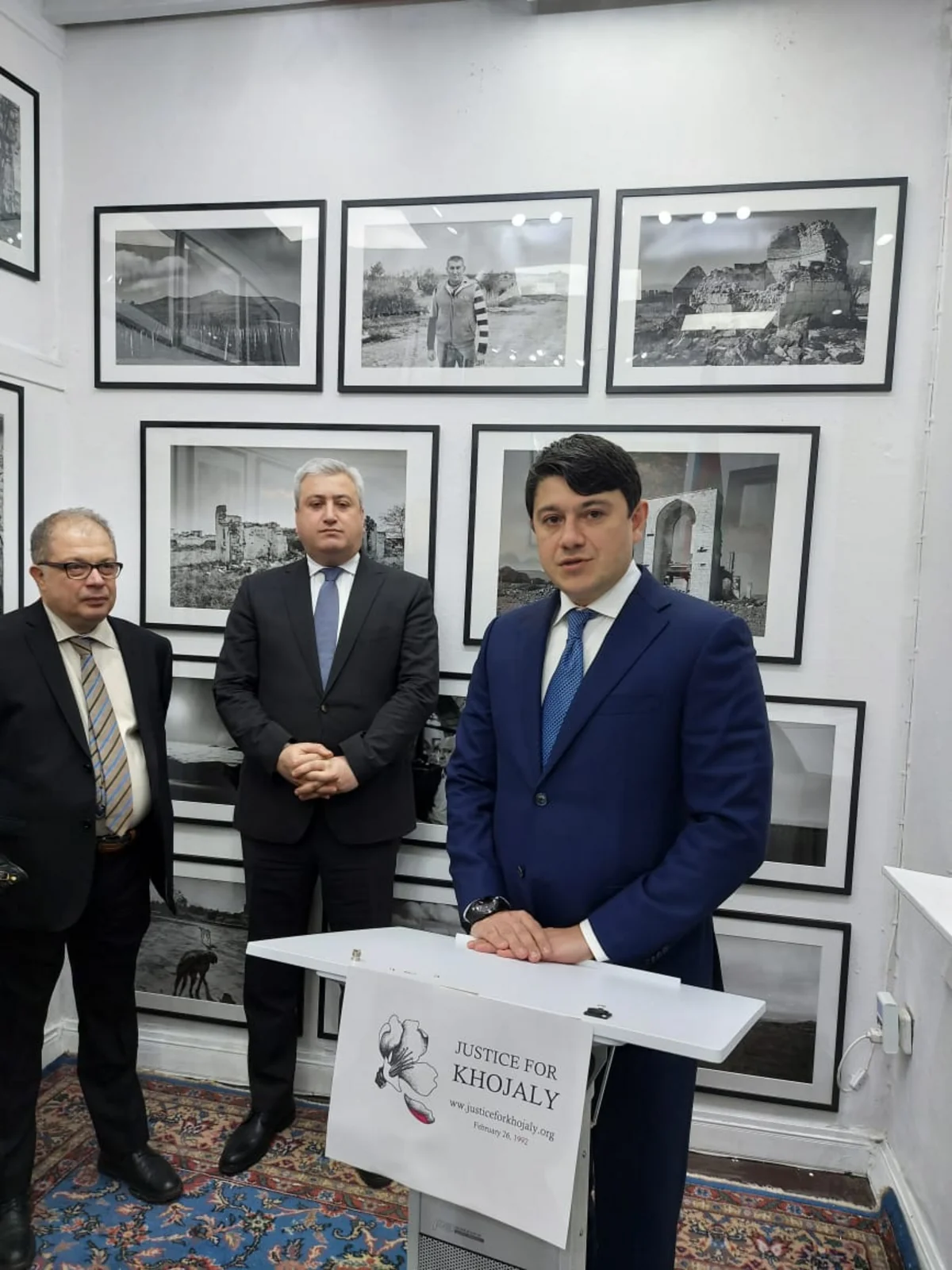 Dövlət Komitəsinin sədri Stokholmda Qarabağla bağlı fotosərgini ziyarət edib