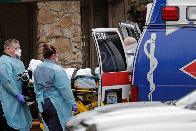 В США за сутки выявили свыше 105 тысяч новых случаев COVID-19