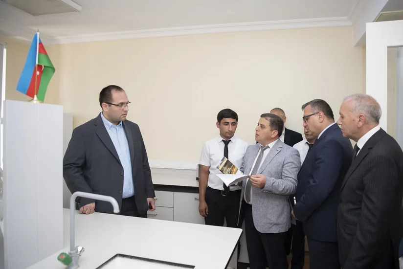 Kənd təsərrüfatı naziri Bərdə və Ağcabədidə fermerlərlə görüşüb