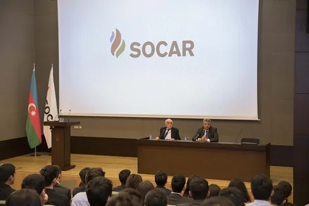 SOCAR-ın daxili təqaüdünü qazanmış tələbələrə plastik kartlar təqdim olundu