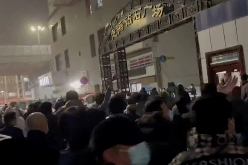 В ряде городов Китая прошли акции против ограничительных мер от COVID-19