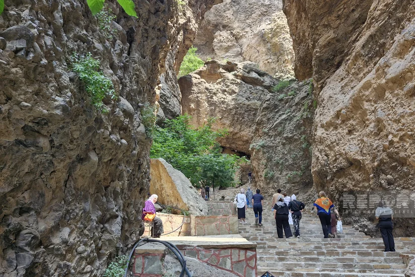 Асхаби-Кяхф в Нахчыване привлекает верующих в Гурбан-байрам