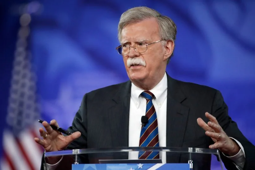 Bolton yazdığı kitaba görə məhkəməyə verildi