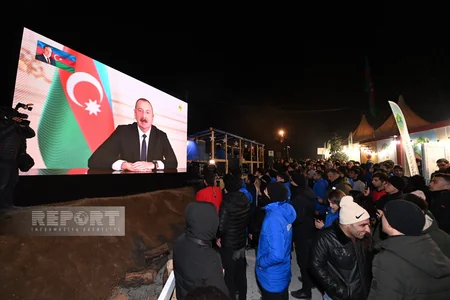 Prezidentin dünya azərbaycanlılarına müraciətini izləmək üçün Xankəndi-Laçın yolunda aksiyaçılara şərait yaradılıb