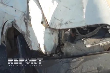 Yevlaxda yük avtomobili ilə mikroavtobus toqquşub: 5 sərnişin xəsarət alıb - FOTO