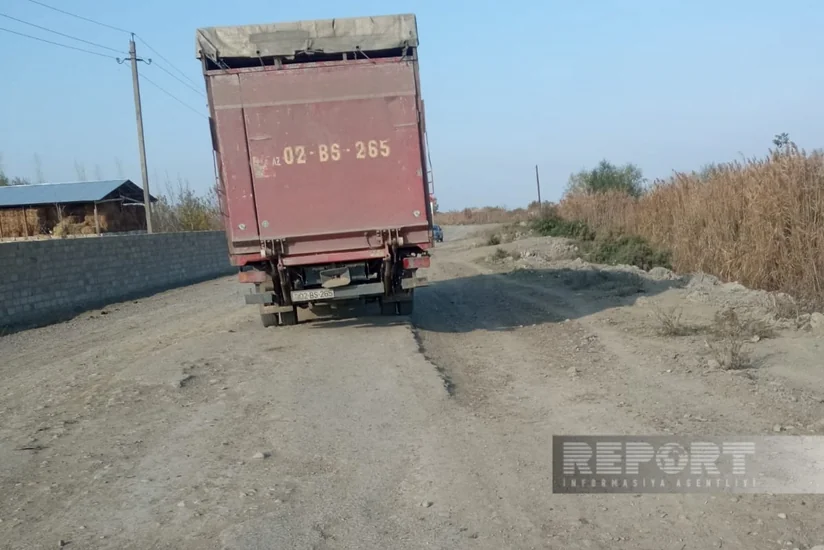 Ağdaşın Qaradeyin kəndinin yolları bərbad vəziyyətə düşüb