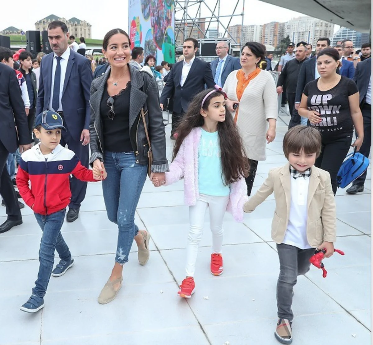 Arzu Əliyeva Heydər Əliyev Mərkəzinin parkında “Uşaq festivalı”nda olub