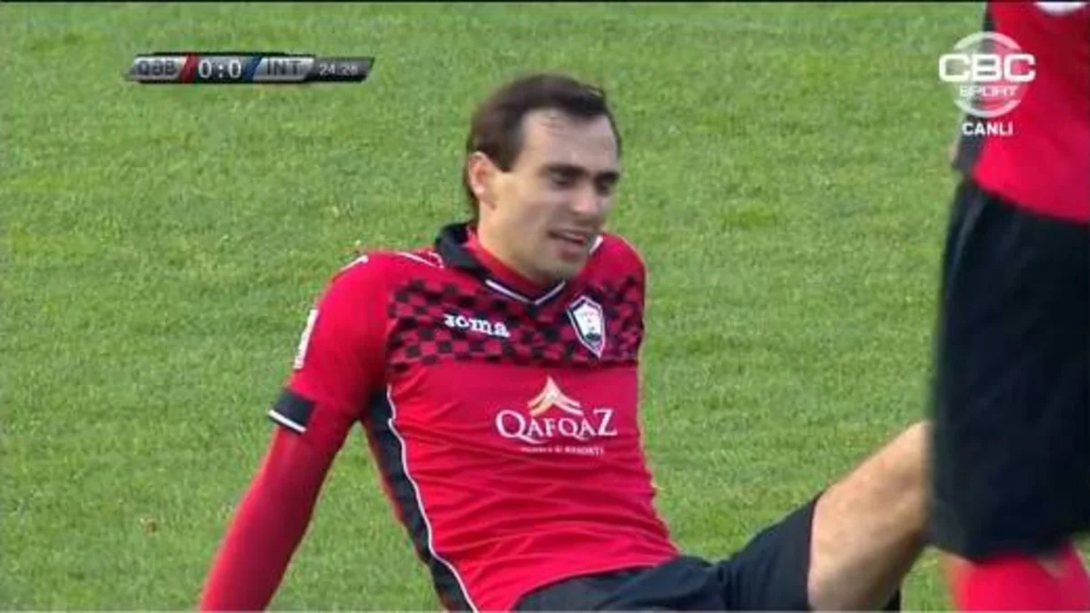 Qəbələnin futbolçusu oyun vaxtı başından zədə alıb - ƏLAVƏ OLUNUB