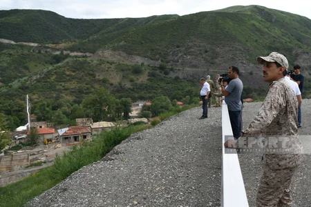 Xarici diplomatlar Zabux kəndində aparılan bərpa işləri ilə tanış olublar