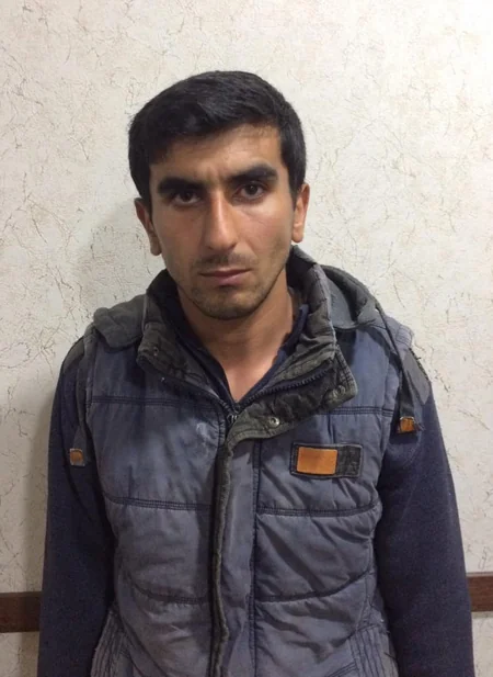 Polis azad edilmiş ərazilərə keçmək istəyən yeniyetməni saxlayıb