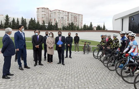 Fərid Qayıbov daha bir federasiyanın fəaliyyəti ilə tanış olub