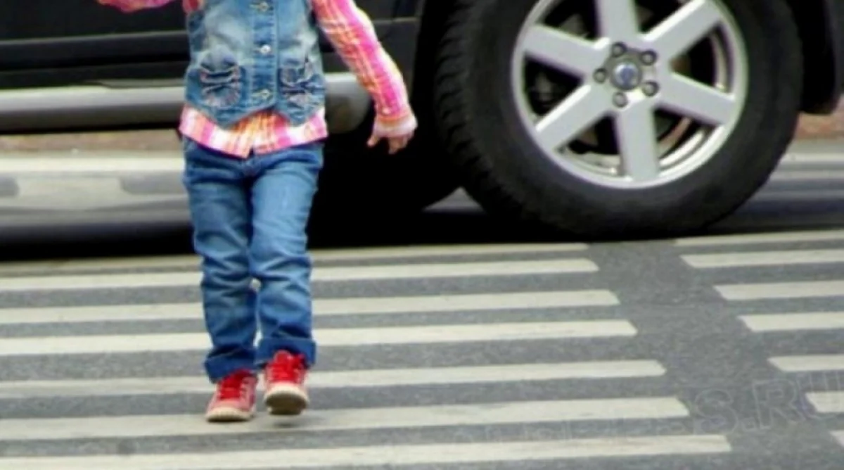 Bakıda avtomobil 10 yaşlı qızı vurub, sürücü qaçıb