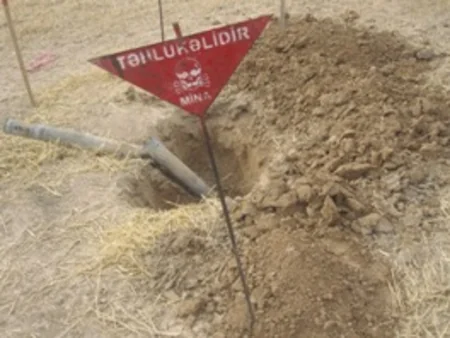 Füzulidə Qrad raketinin partladıcı başlığı aşkar edilib