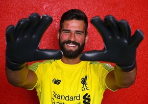 Liverpul braziliyalı qapıçı ilə uzunmüddətli müqavilə bağlayıb