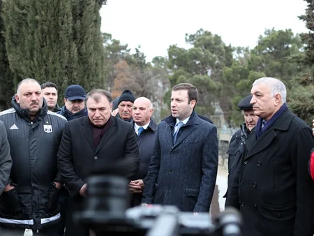Futbol ictimaiyyəti Banişevskinin məzarını ziyarət edib