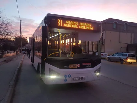Bakıdakı 2 marşrut xəttində yeni avtobuslar istifadəyə verilib