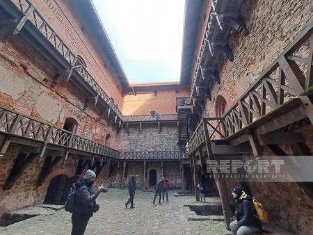 Əsrlərə sinə gərən, işgəncələrə şahidlik edən Trakay qəsri və Litvada yaşayan yəhudi türklər - REPORTAJ