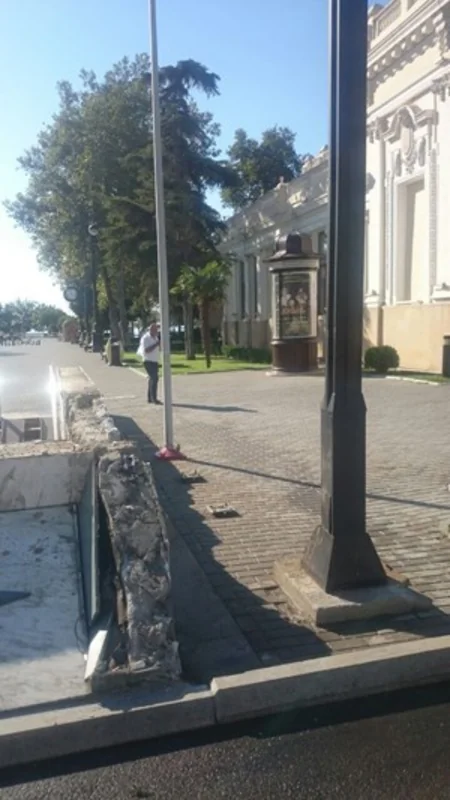 Piyada keçidinə aşan Range Rover yol təsərrüfatına 8 min manat ziyan vurub