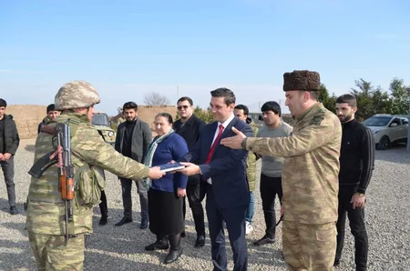 “Qaçqınkom” fləşmob keçirib