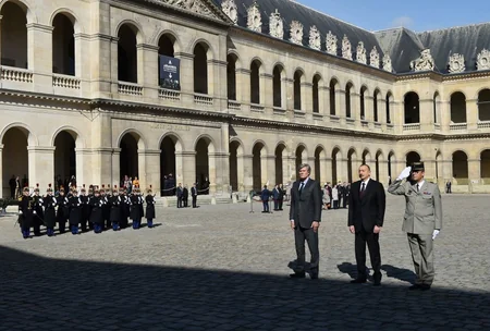 Official welcome ceremony was held for President Ilham Aliyev in Paris