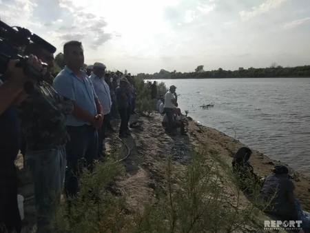 Kür çayında iki yeniyetmə qardaş batıb - FOTO