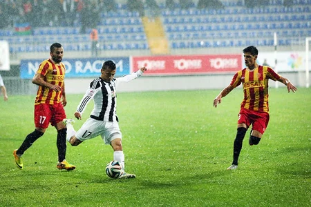 ​Premyer Liqa: Neftçi autsayder Rəvana öz meydanında məğlub olub