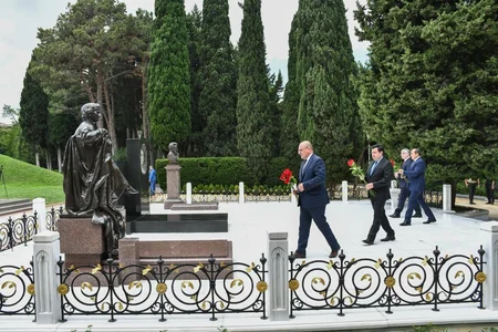 ANAMA kollektivi Ulu Öndərin məzarını ziyarət edib