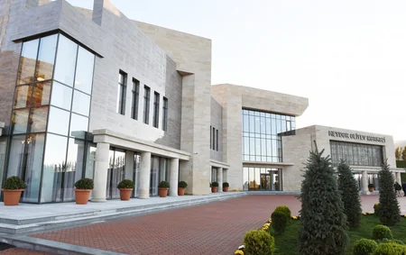 Prezident İlham Əliyev və birinci xanım Şəkidə Heydər Əliyev Mərkəzinin açılışında iştirak ediblər