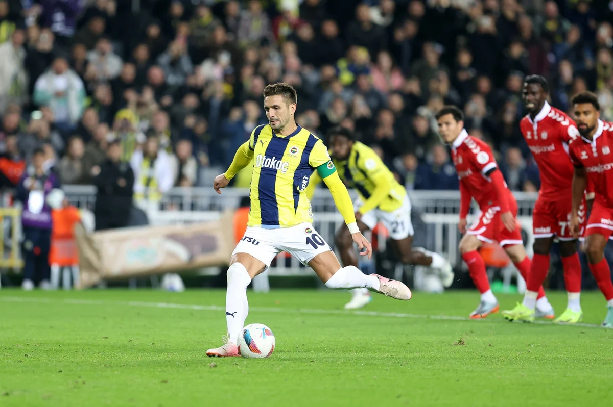 Fənərbağça legionerinə yeni müqavilə təklif edəcək