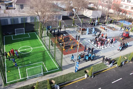 Yevlaxda 600 nəfərin yaşadığı həyət abadlaşdırılıb