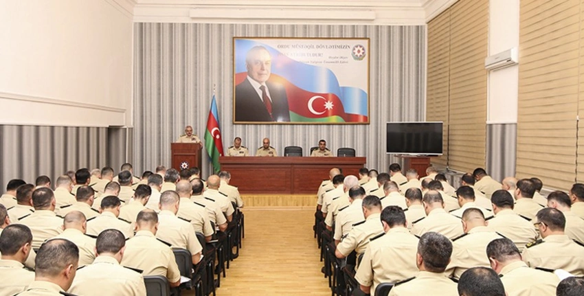 Səfərbərlik və Hərbi Xidmətə Çağırış üzrə Dövlət Xidmətində müşavirə keçirilib