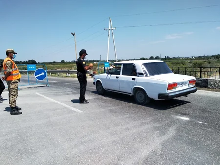 Xaçmaz polisi ticarət mərkəzlərində reydlər keçirir, maska taxmayanlar cərimələnir